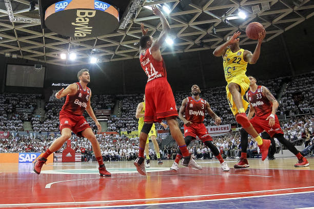 在俱乐部的 在俱乐部的