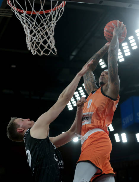 他的律师团 他的律师团